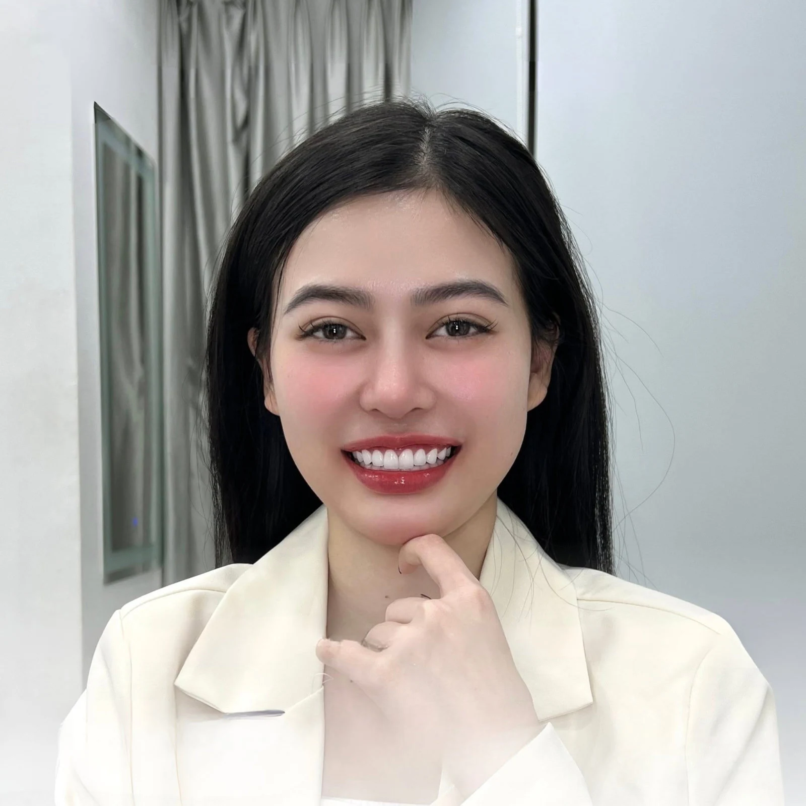 Nụ cười khách hàng tại Q Dentist – hình 28