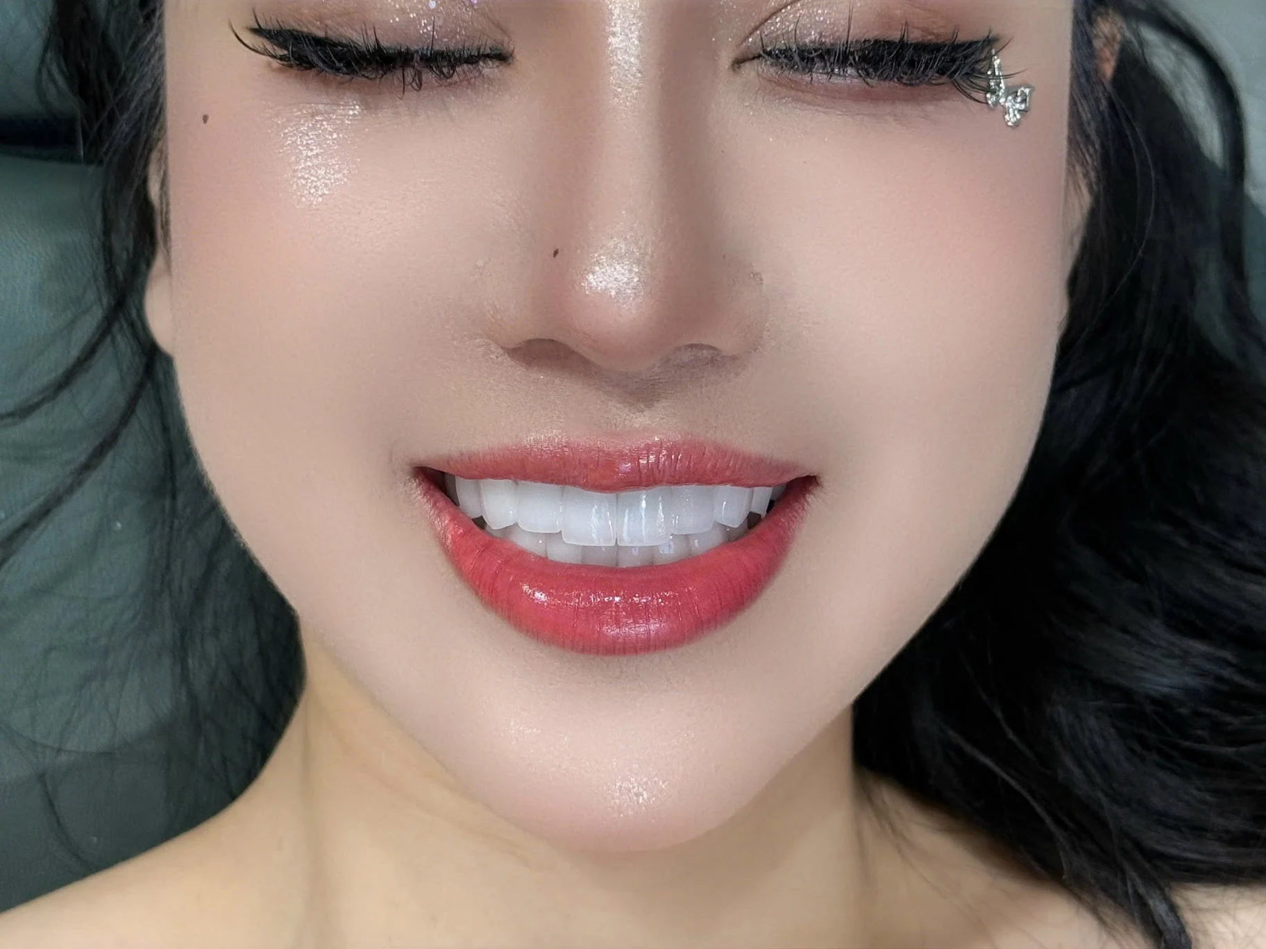 Cận cảnh nụ cười khách hàng – hình 35